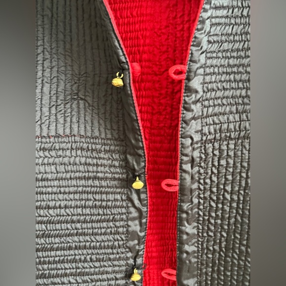 New Sam Hilus Classic 100% Silk Reversible Nehru Jacket Women's Black & Red L XL - Picture 12 of 15